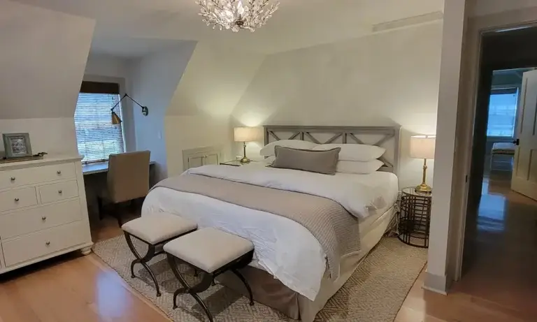 Top Airbnb Cleaning Tips for Quick Turnovers